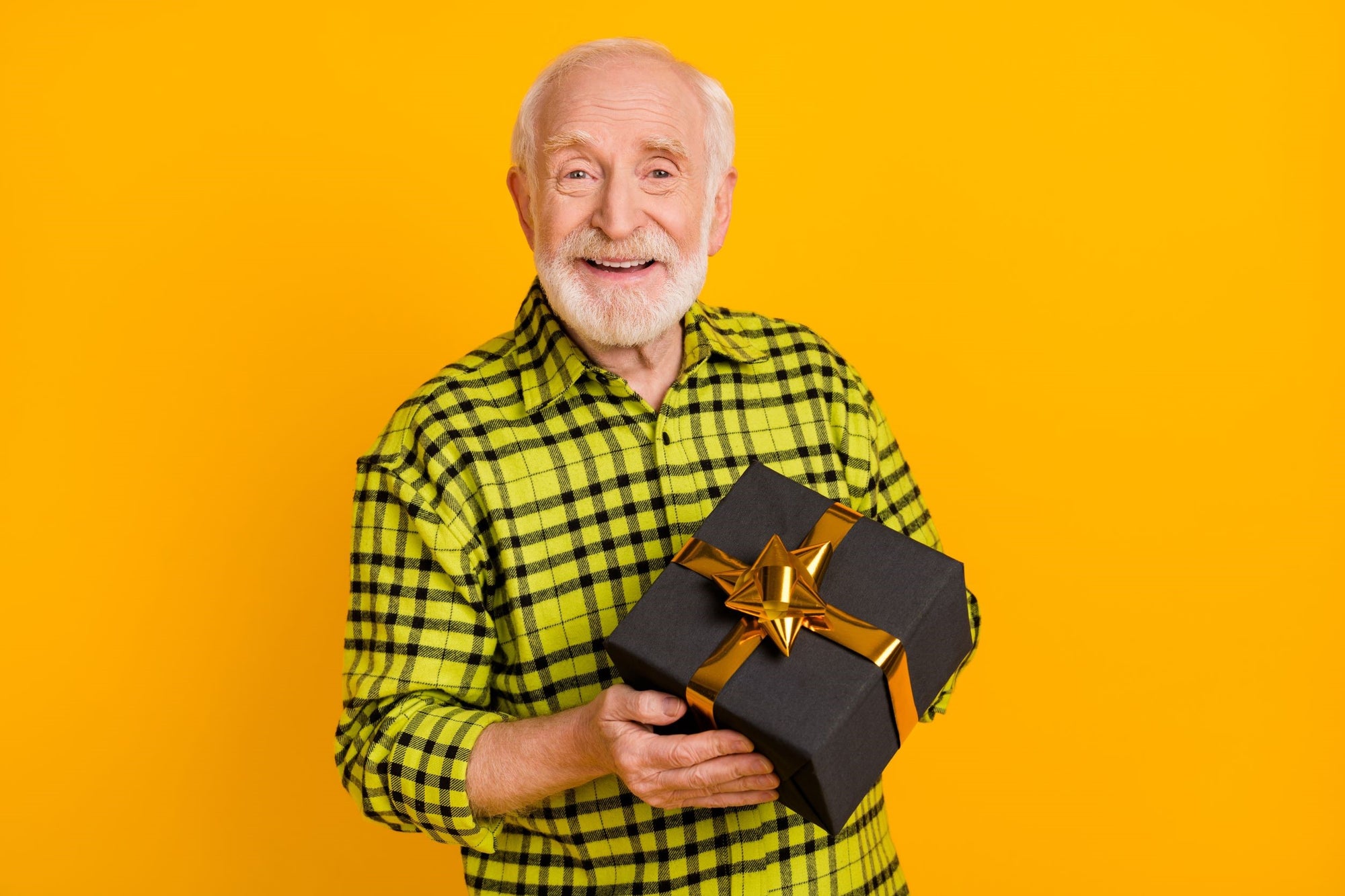5 best Christian gifts for religious grandfather that he'll use all year long