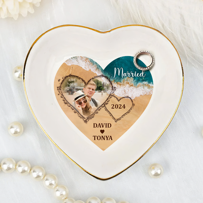 Married Engaged Couple & The Sea | Personalized Heart Shaped Jewelry Dish