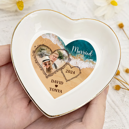 Married Engaged Couple & The Sea | Personalized Heart Shaped Jewelry Dish