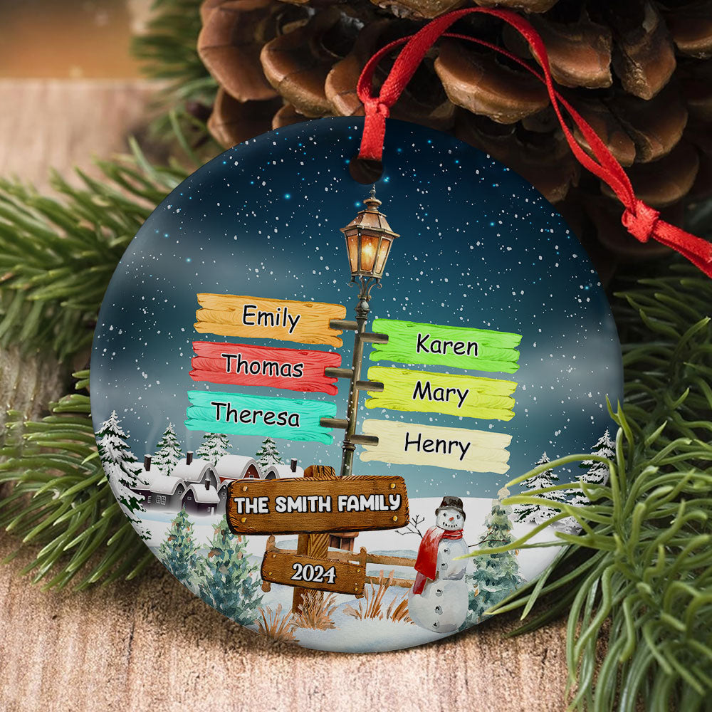 Street Lamp Family | Personalized Round Shaped Ceramic Ornament JSRSCOHLL2726D