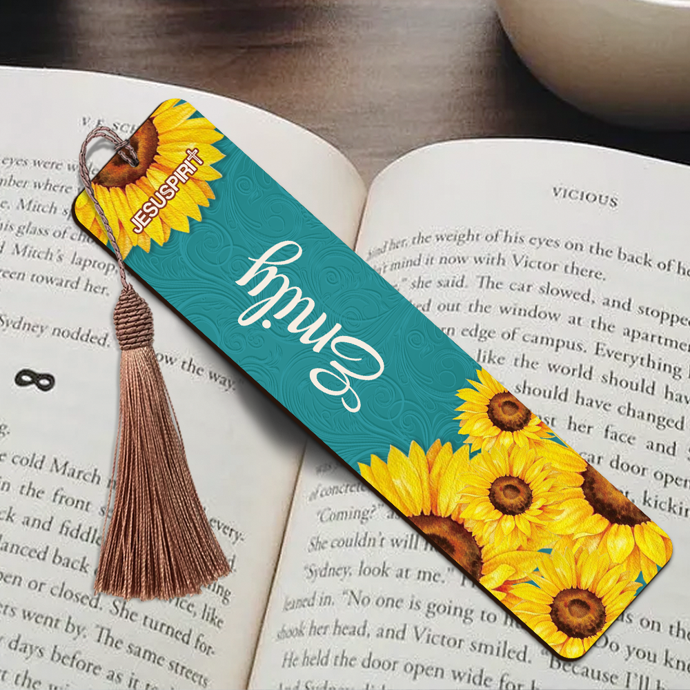 I Fell In Love With The Man Who Died For Me - Gorgeous Personalized Wooden Bookmarks HN35